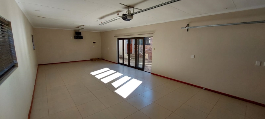 5 Bedroom Property for Sale in Ferreira Town Eastern Cape